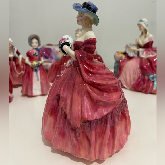 Royal Doulton Vintage Figurine Genevieve - Picture 4 of 6